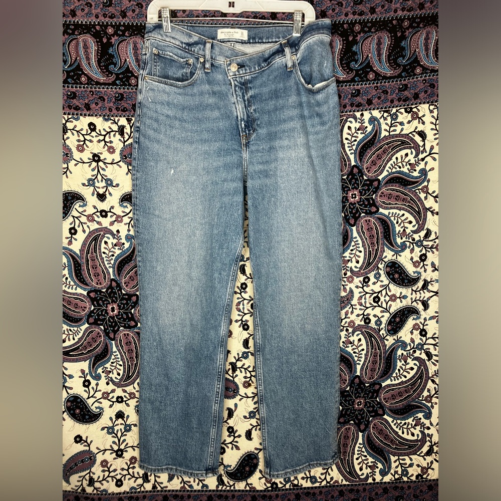 Abercrombie & Fitch 90s straight ultra high rise jeans 31/ 12